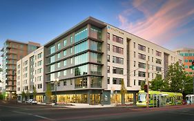 Hyatt House Portland / Downtown